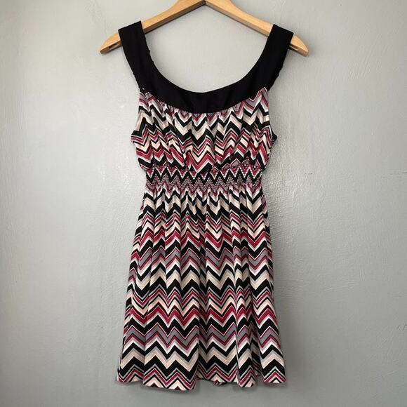 Y2K Eyeshadow Size Medium Chevron Striped Sequin Babydoll Sleeveless Top Zig Zag - Picture 4 of 10